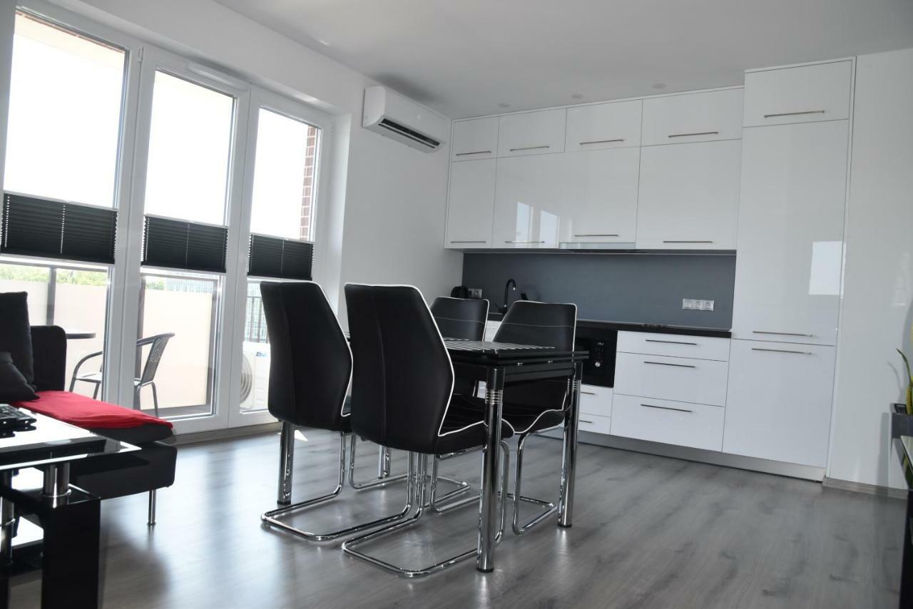 Apartament 102 G&W Apartment วรอตซวาฟ ภายนอก รูปภาพ