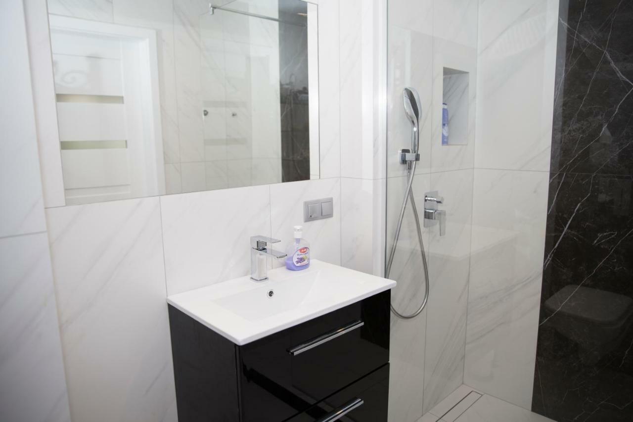 Apartament 102 G&W Apartment วรอตซวาฟ ภายนอก รูปภาพ