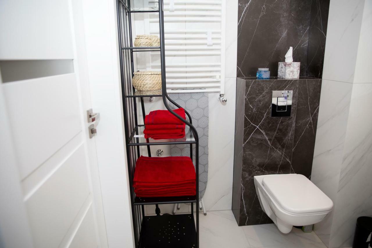 Apartament 102 G&W Apartment วรอตซวาฟ ภายนอก รูปภาพ